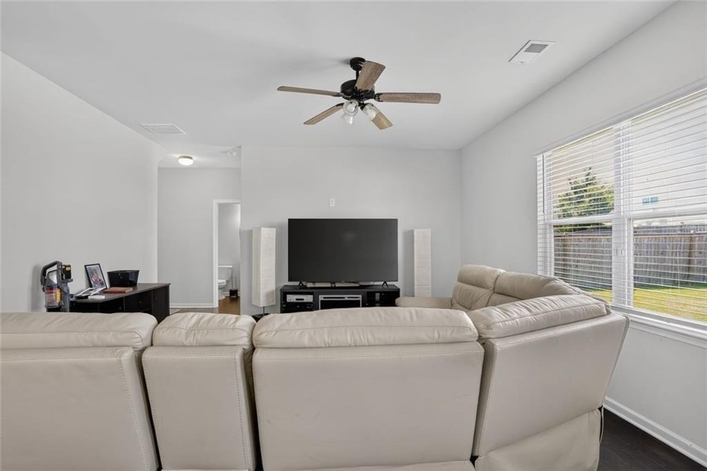 616 Blue Ash Court - Photo 10