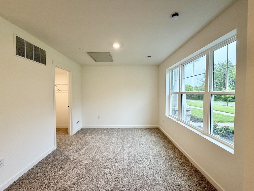 513 Yosemite Way - Photo 2