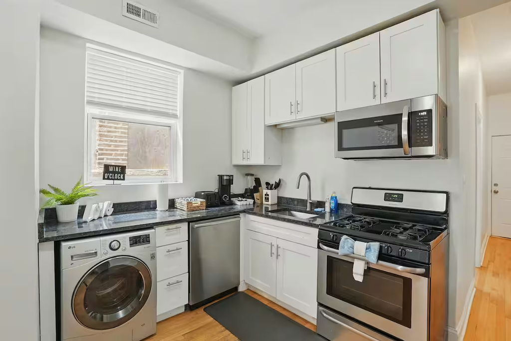 2724 W Division Street - Photo 4