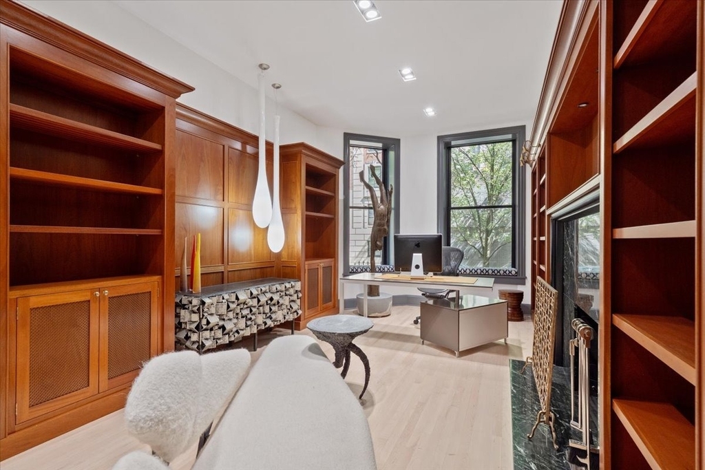 1318 N Astor Street - Photo 8