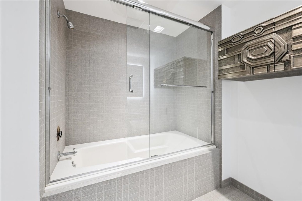 1318 N Astor Street - Photo 72