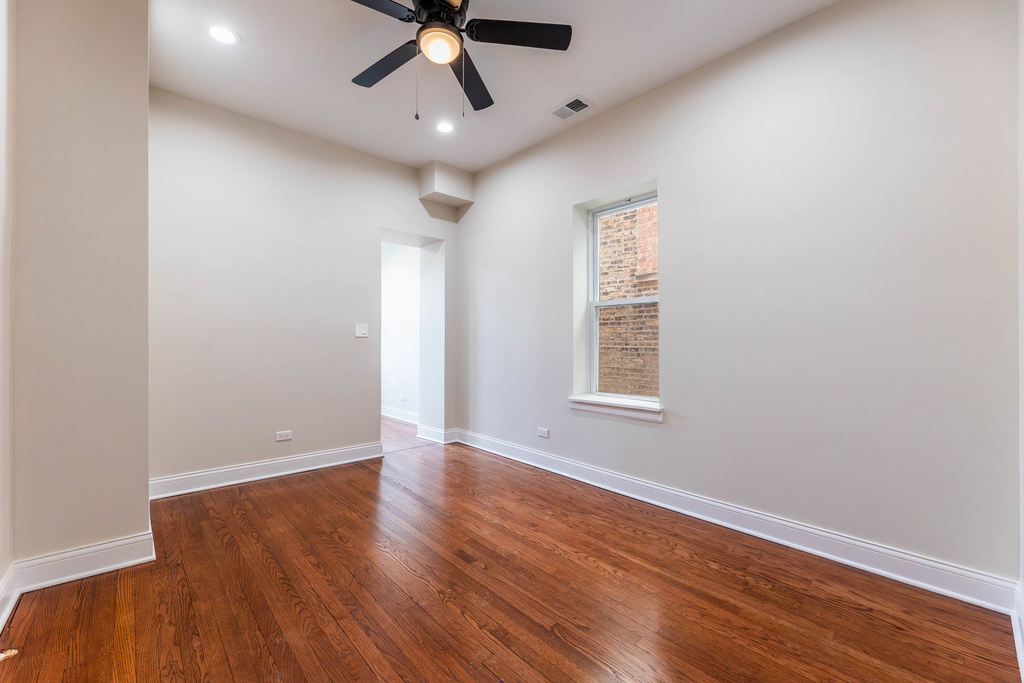 18 S Austin Boulevard - Photo 6