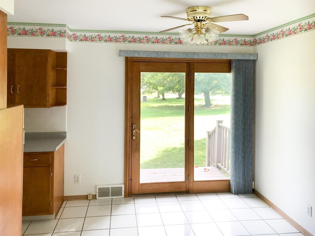 936 Somonauk Street - Photo 2