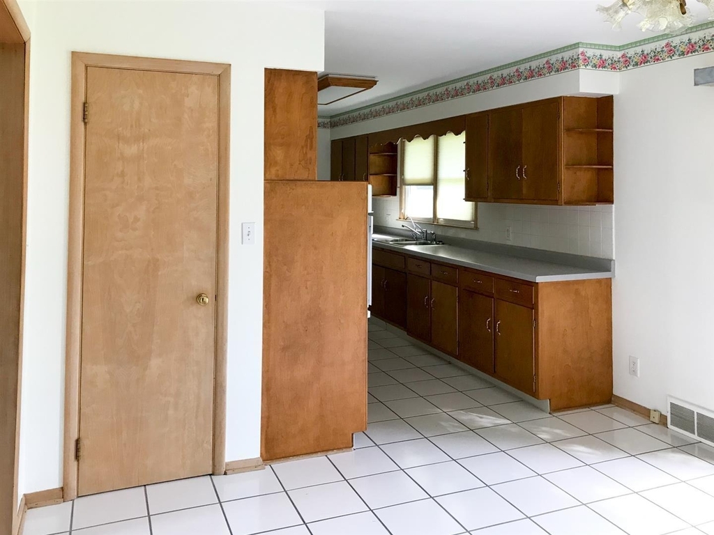 936 Somonauk Street - Photo 3