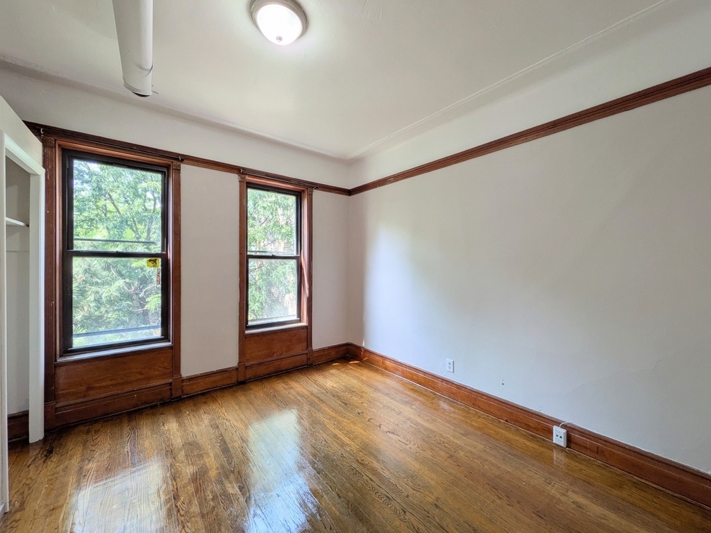4943 N Winthrop Avenue - Photo 9