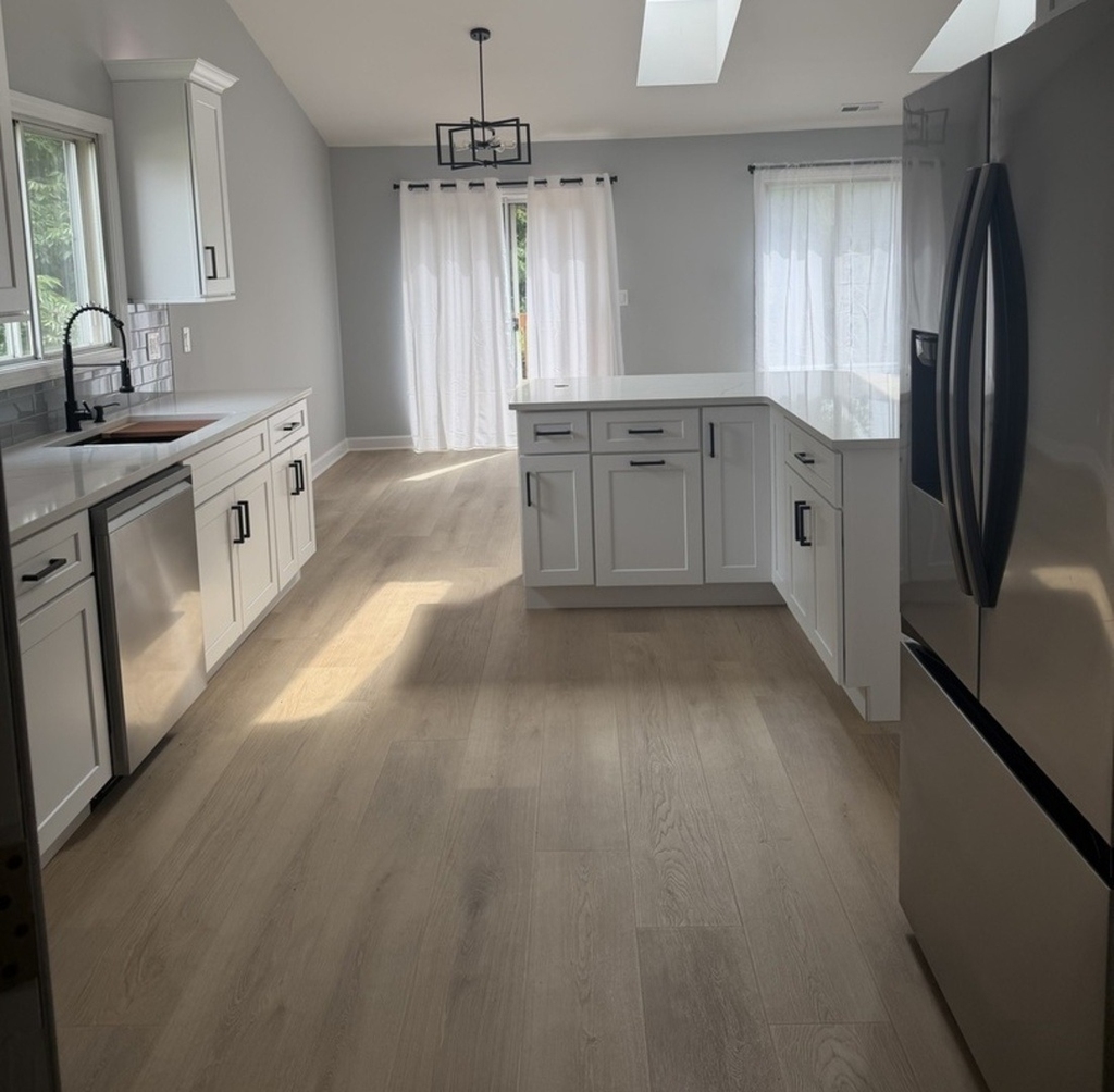 2436 W Salem Court - Photo 2
