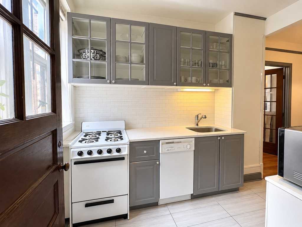 1218 W Jarvis Avenue - Photo 3