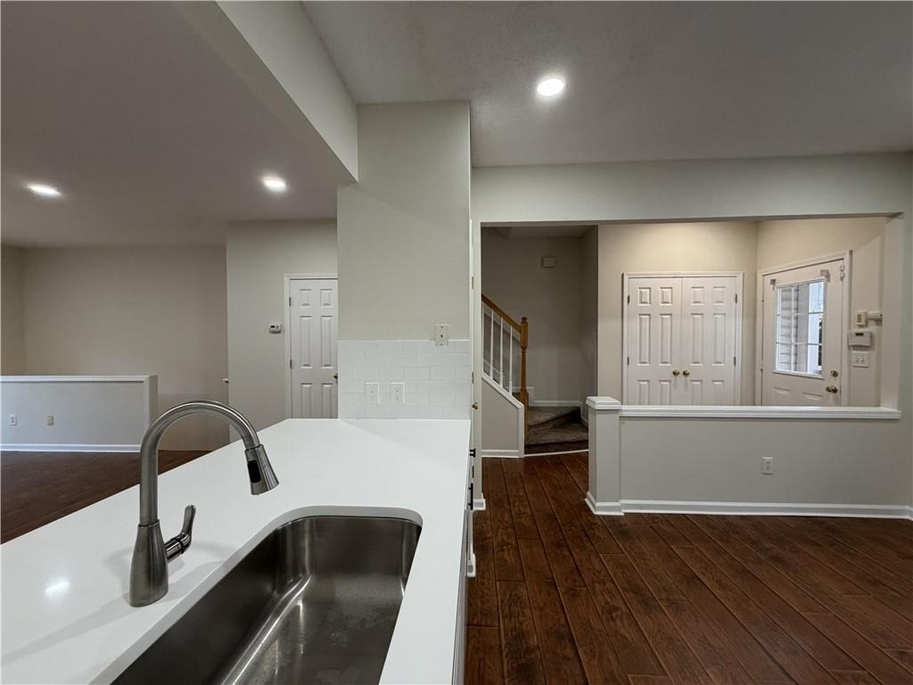 9155 Nesbit Ferry Road - Photo 8