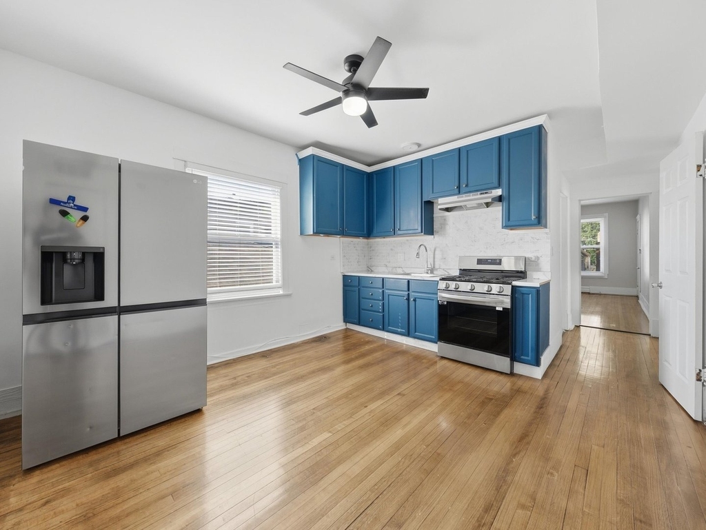 1321 S 51st Avenue - Photo 2