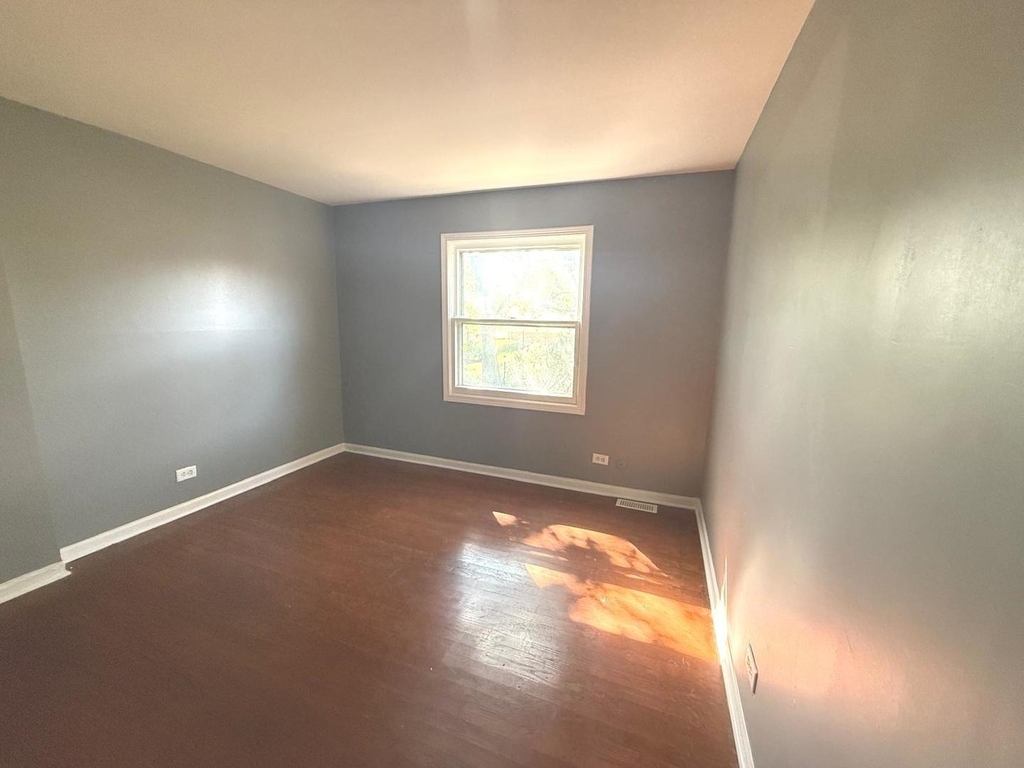 3023 Jamestown Court - Photo 8