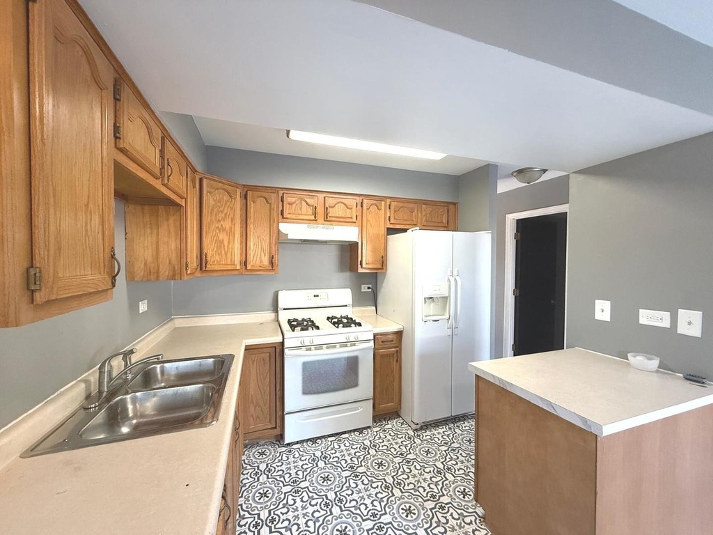 3023 Jamestown Court - Photo 1
