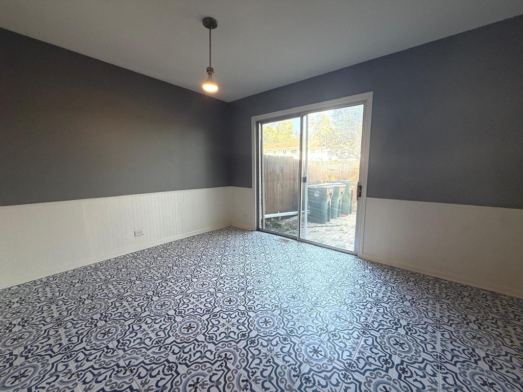 3023 Jamestown Court - Photo 3