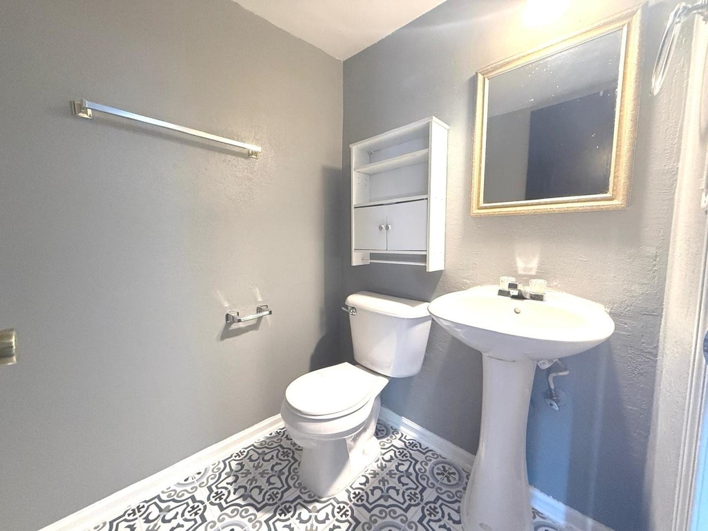 3023 Jamestown Court - Photo 5