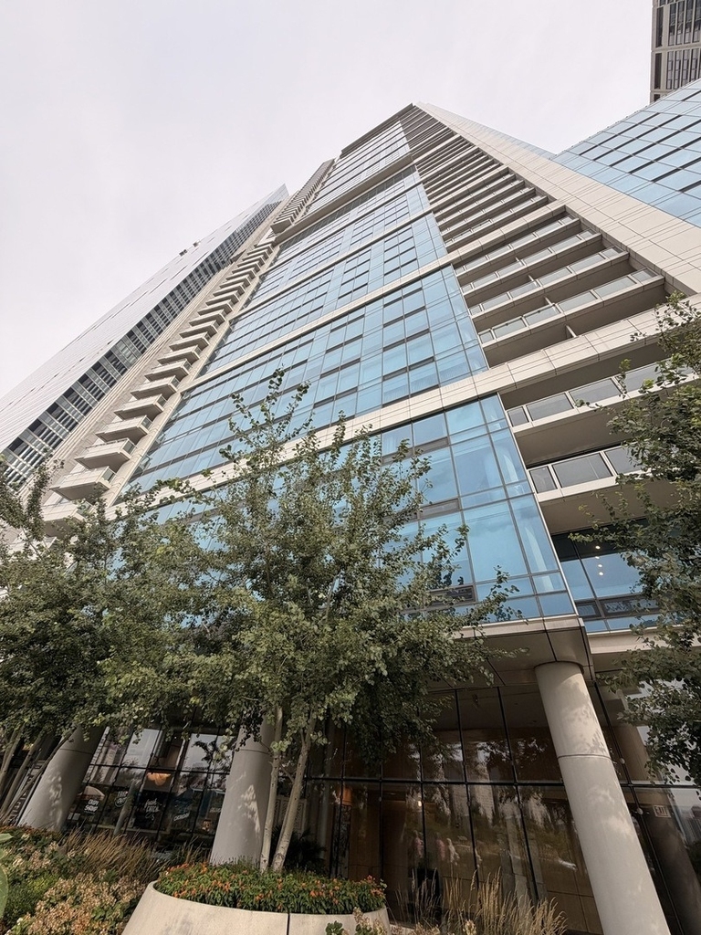 340 E Randolph Street - Photo 0