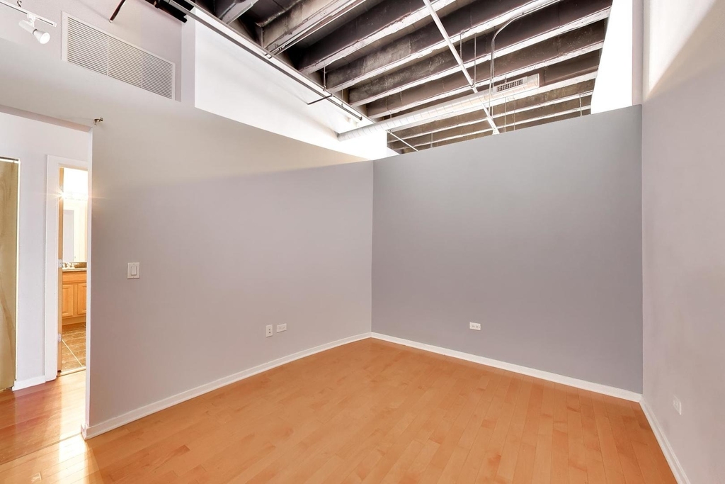 1645 W Ogden Avenue - Photo 31