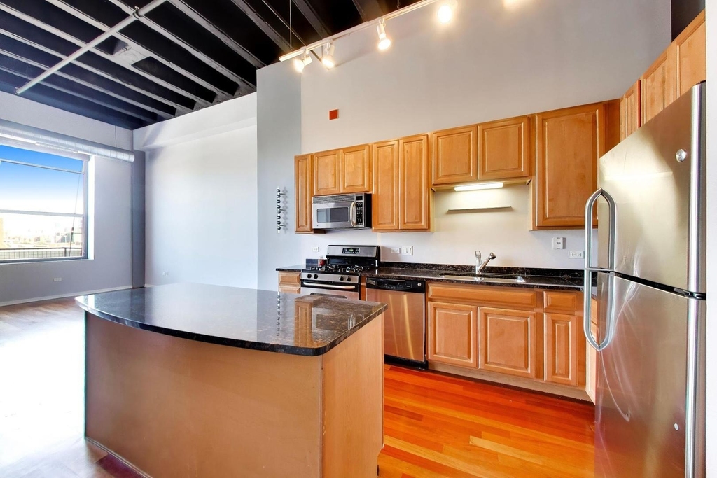 1645 W Ogden Avenue - Photo 21