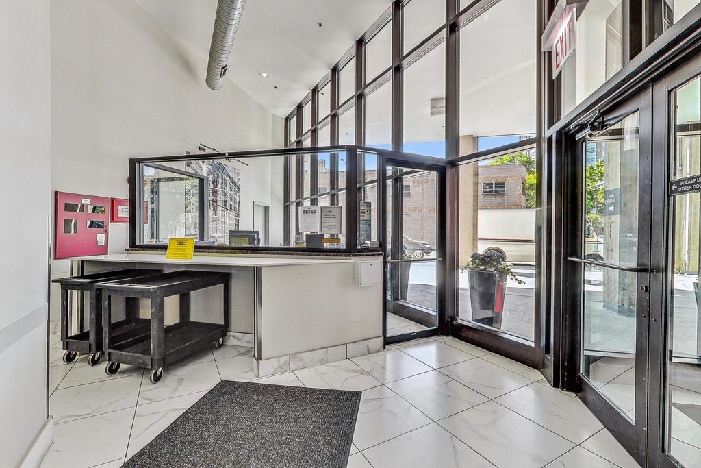 1645 W Ogden Avenue - Photo 7