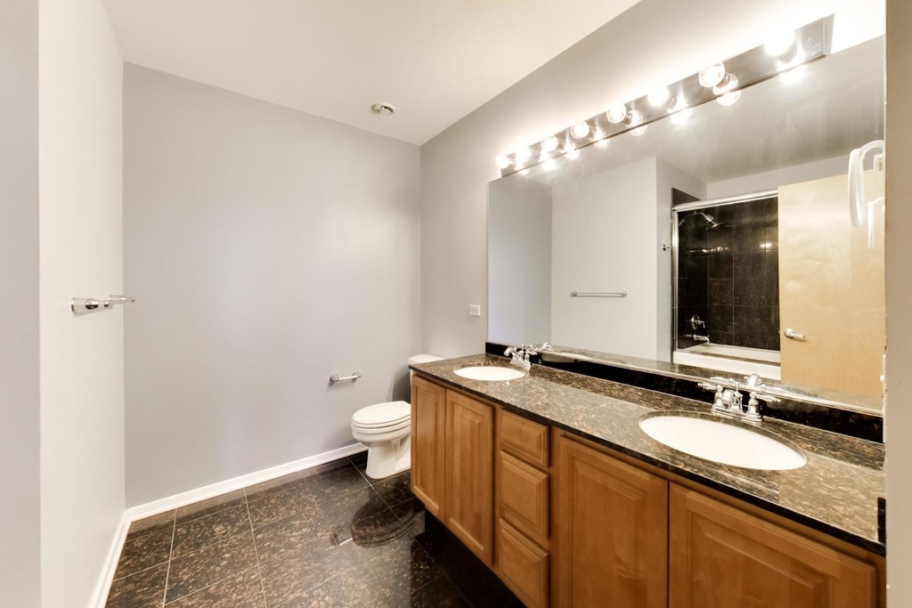 1645 W Ogden Avenue - Photo 28