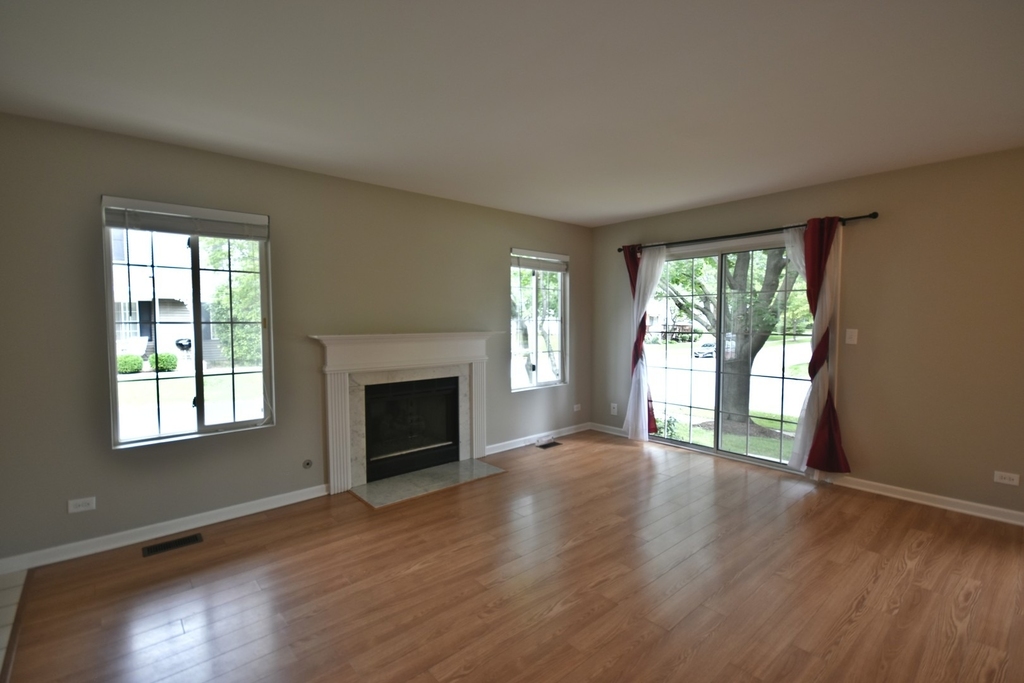 370 Sandhurst Lane - Photo 8