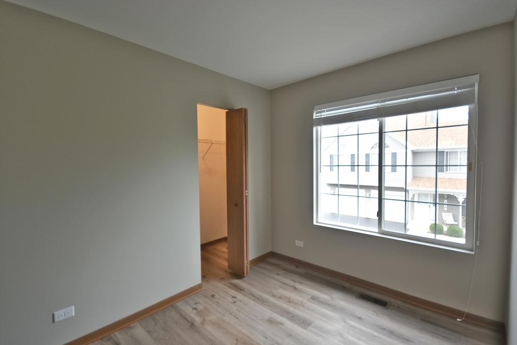 370 Sandhurst Lane - Photo 31