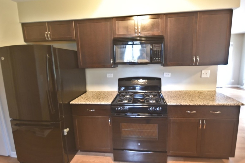 370 Sandhurst Lane - Photo 12