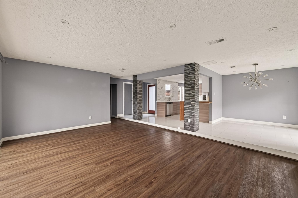 2130 Round Lake Drive - Photo 11