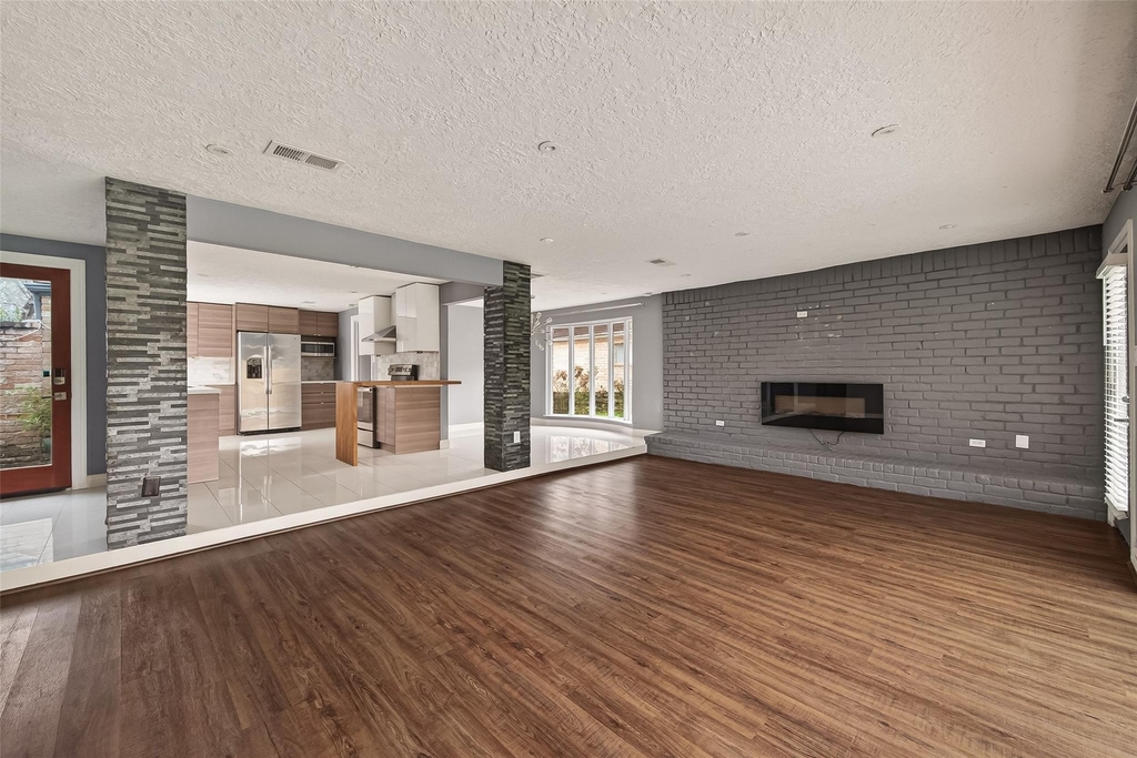 2130 Round Lake Drive - Photo 8