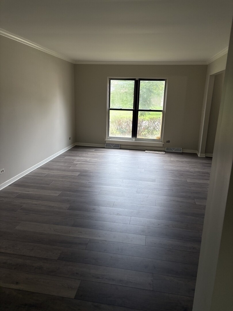 2284 Salisbury Drive - Photo 2