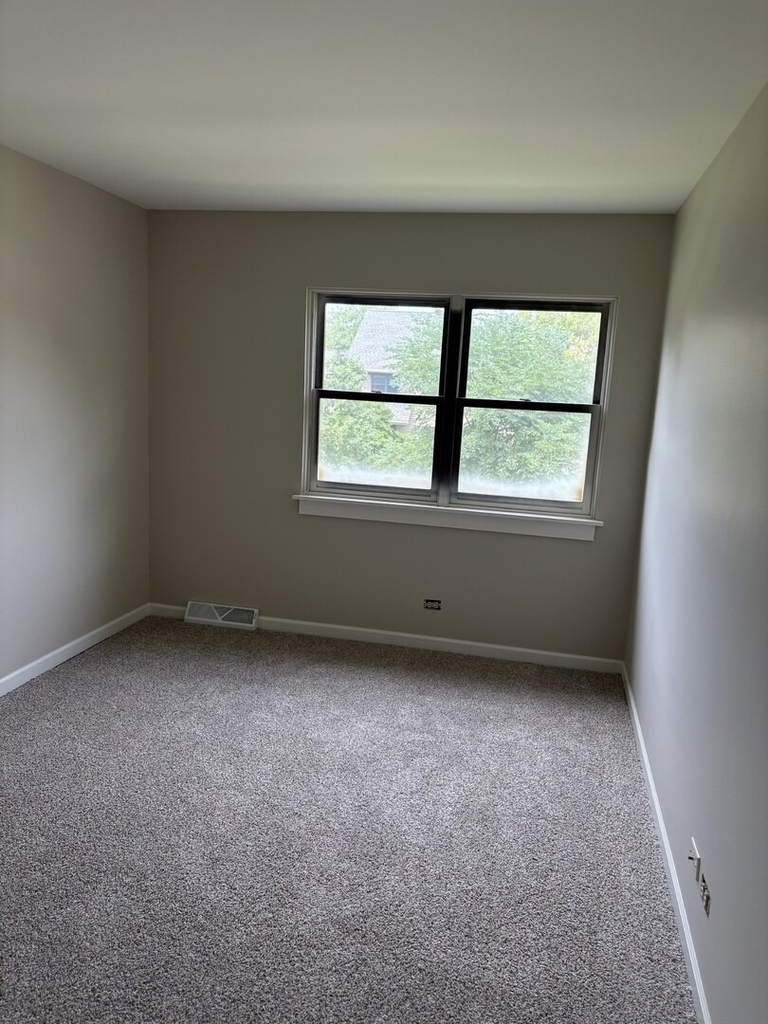2284 Salisbury Drive - Photo 8