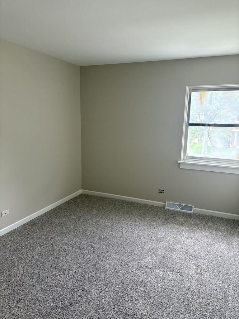 2284 Salisbury Drive - Photo 6