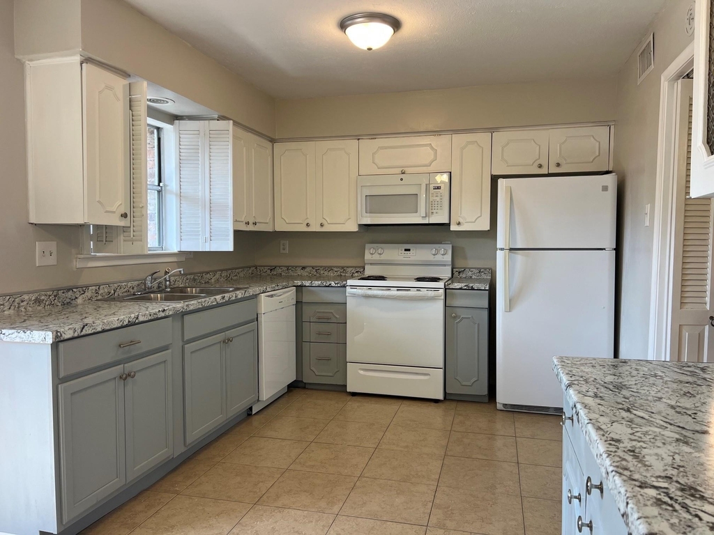 7600 Burgoyne Road - Photo 7