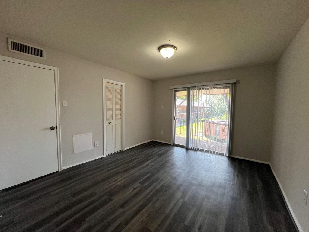 7600 Burgoyne Road - Photo 11