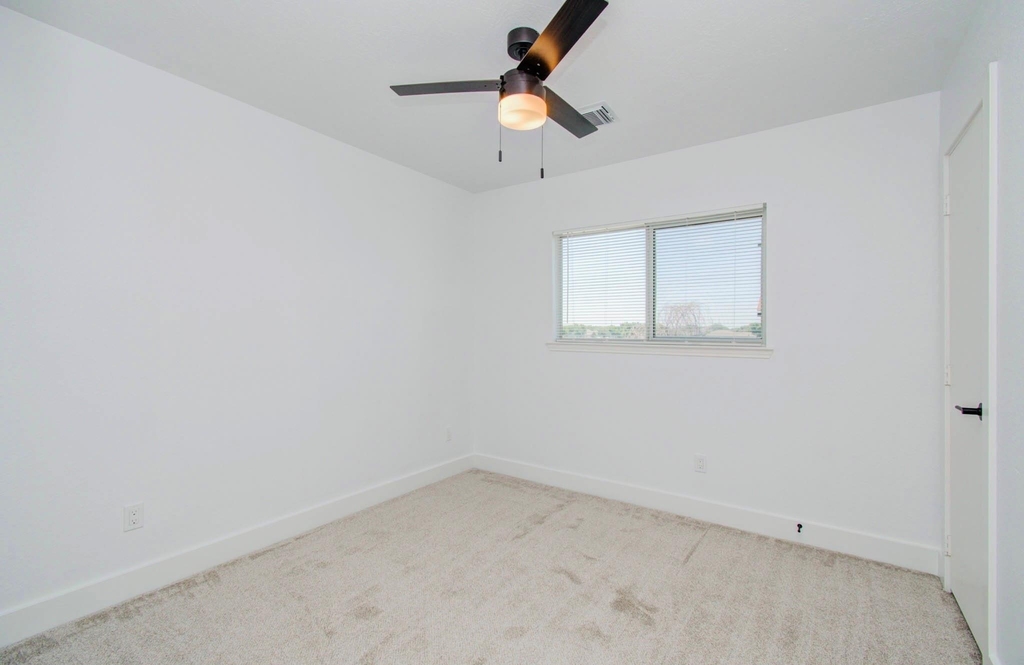 6117 Settlers Square Lane - Photo 28