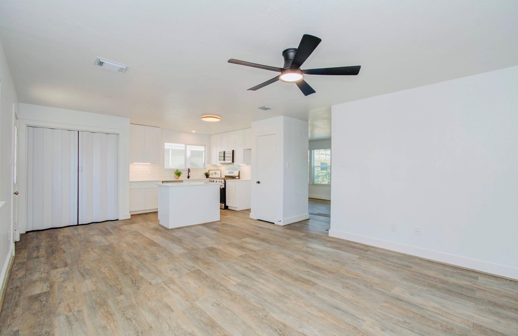 6117 Settlers Square Lane - Photo 24