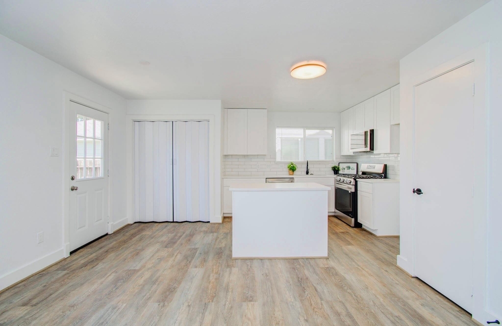 6117 Settlers Square Lane - Photo 12