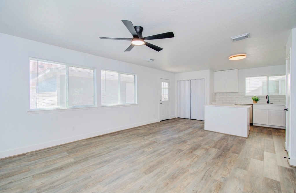 6117 Settlers Square Lane - Photo 9