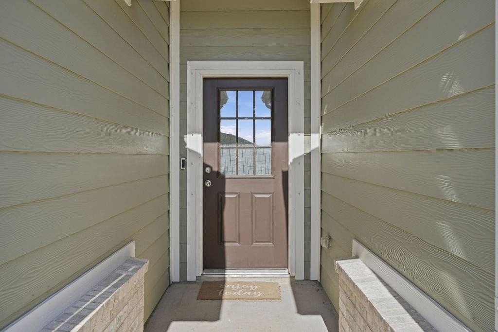 2502 Gelding Manor Drive - Photo 2