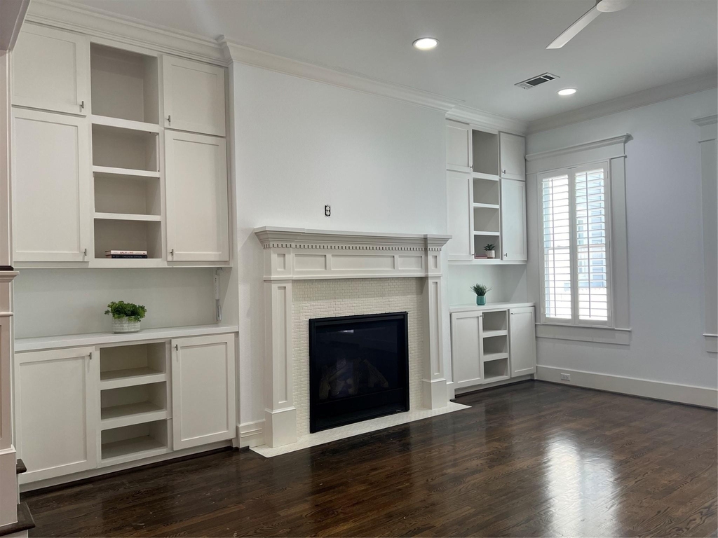 216 W 24th Street - Photo 9
