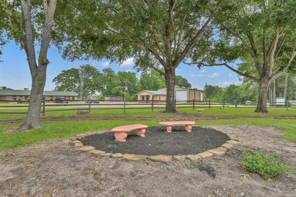 14949 Hwy 105 W - Photo 18