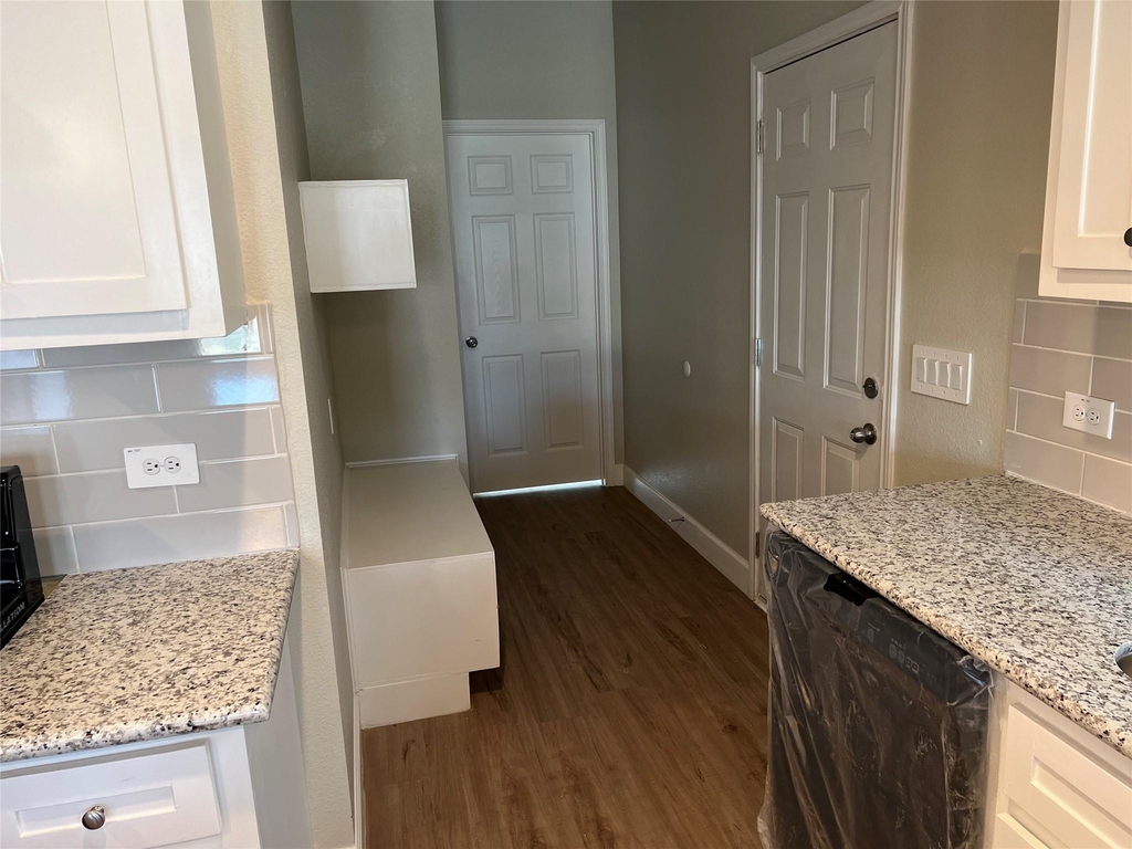 9720 Pelsey Street - Photo 8