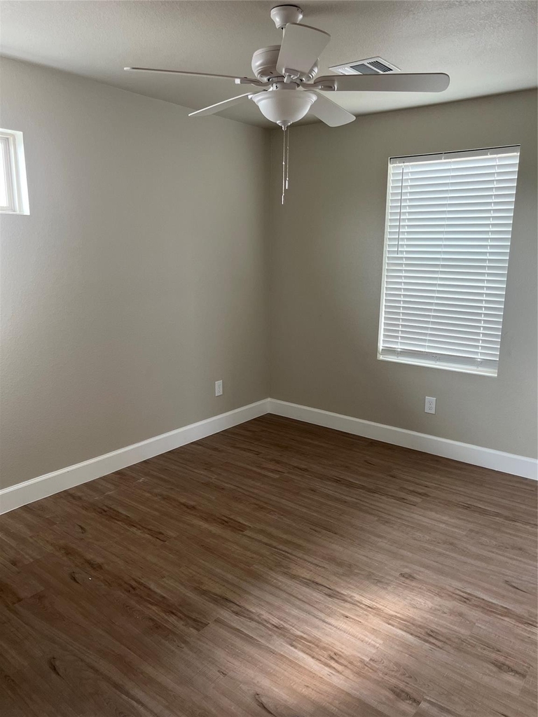 9720 Pelsey Street - Photo 11