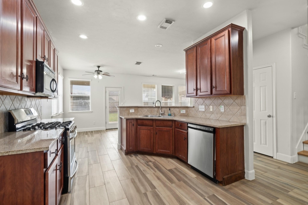15238 Olmstead Park Drive - Photo 8