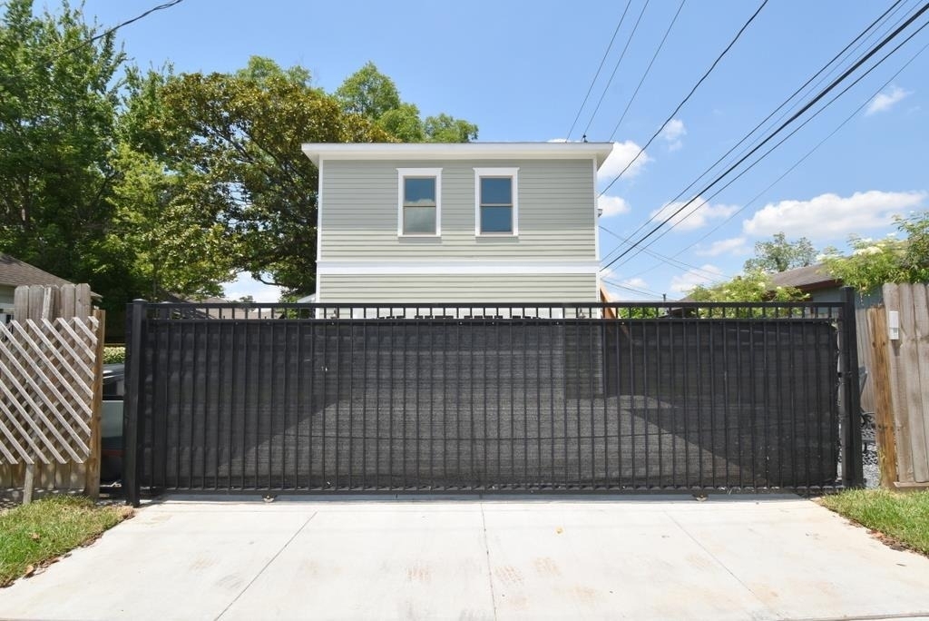 119 E 26th - Photo 19