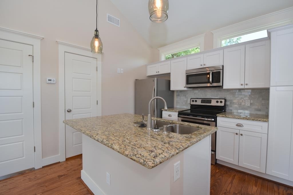 119 E 26th - Photo 7