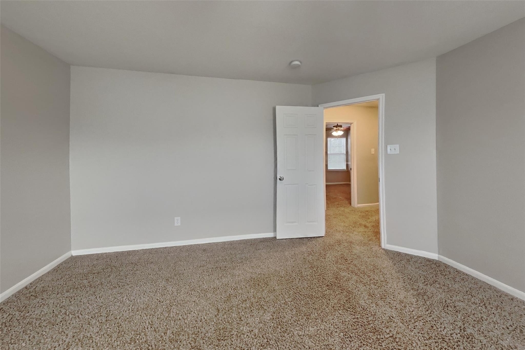 20631 Hillsdale Park Drive - Photo 6