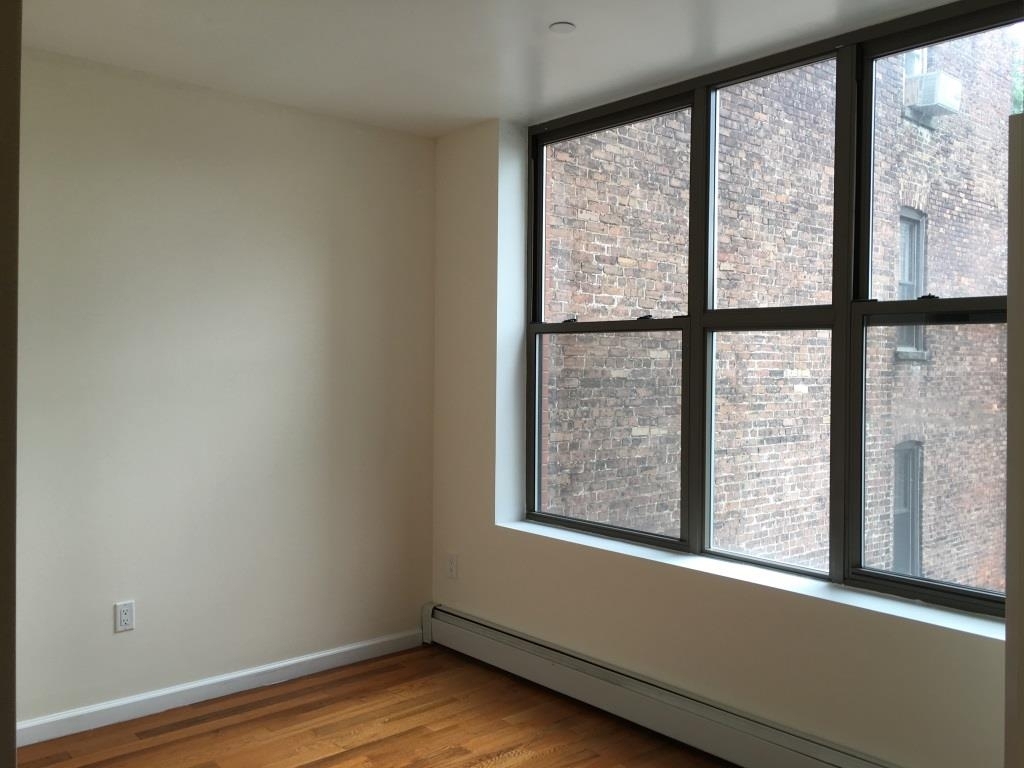 73 Pineapple Street - Photo 1