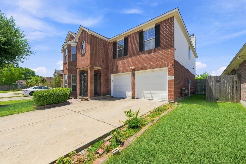 7110 Favian Court - Photo 2