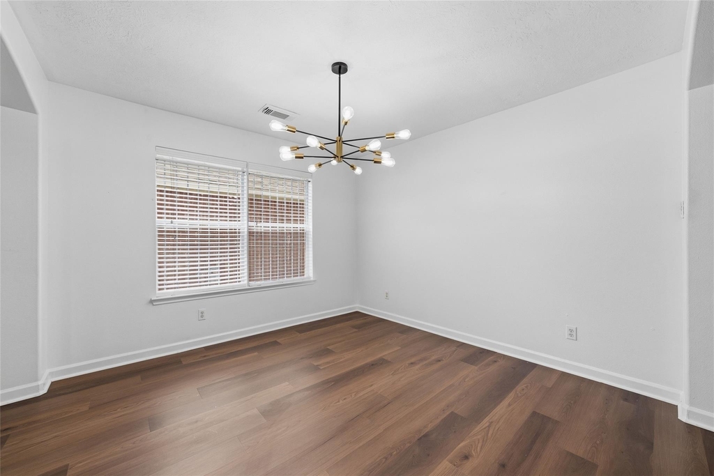 7110 Favian Court - Photo 7