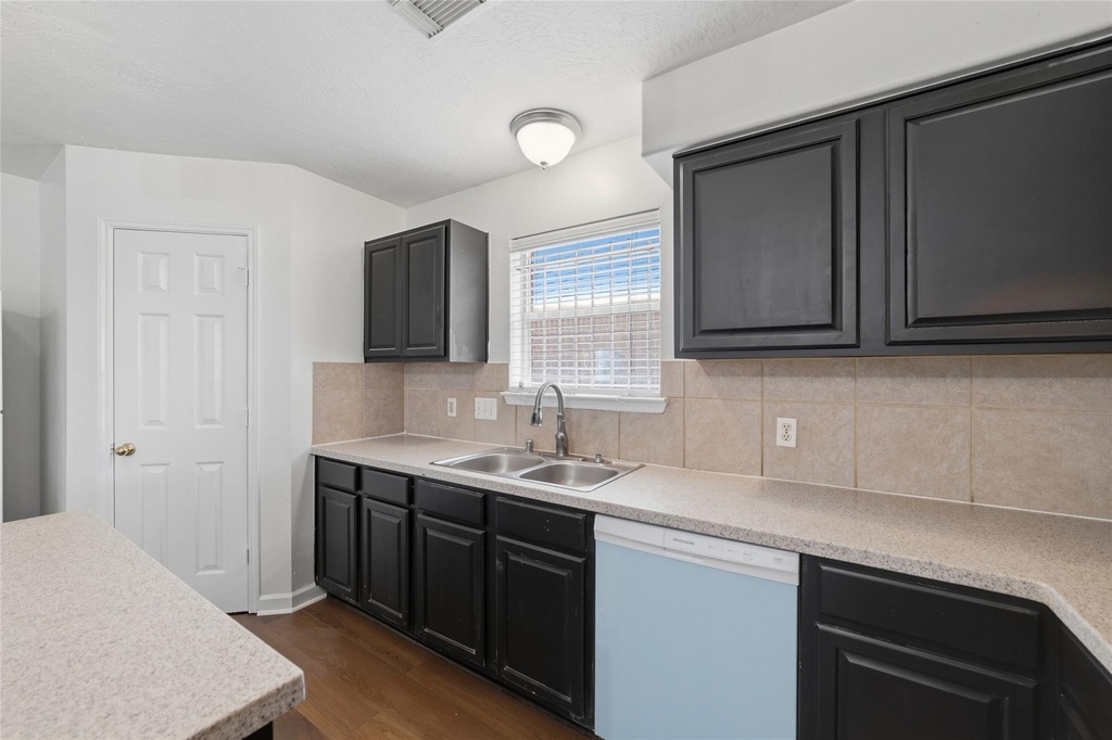 7110 Favian Court - Photo 12
