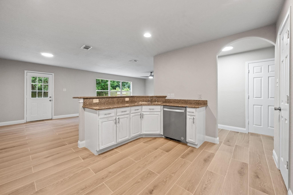 20506 Kenswick Drive - Photo 4